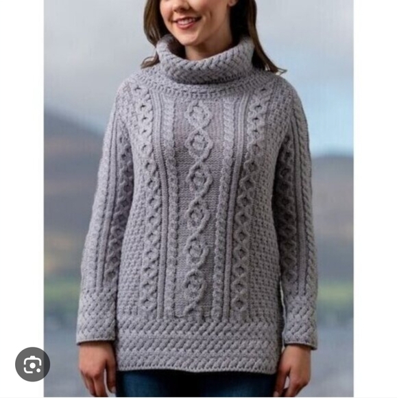 CARRAIG DONN | Irish Fisherman Sweater Turtleneck Merino Wool Purple Sz M - Picture 1 of 5
